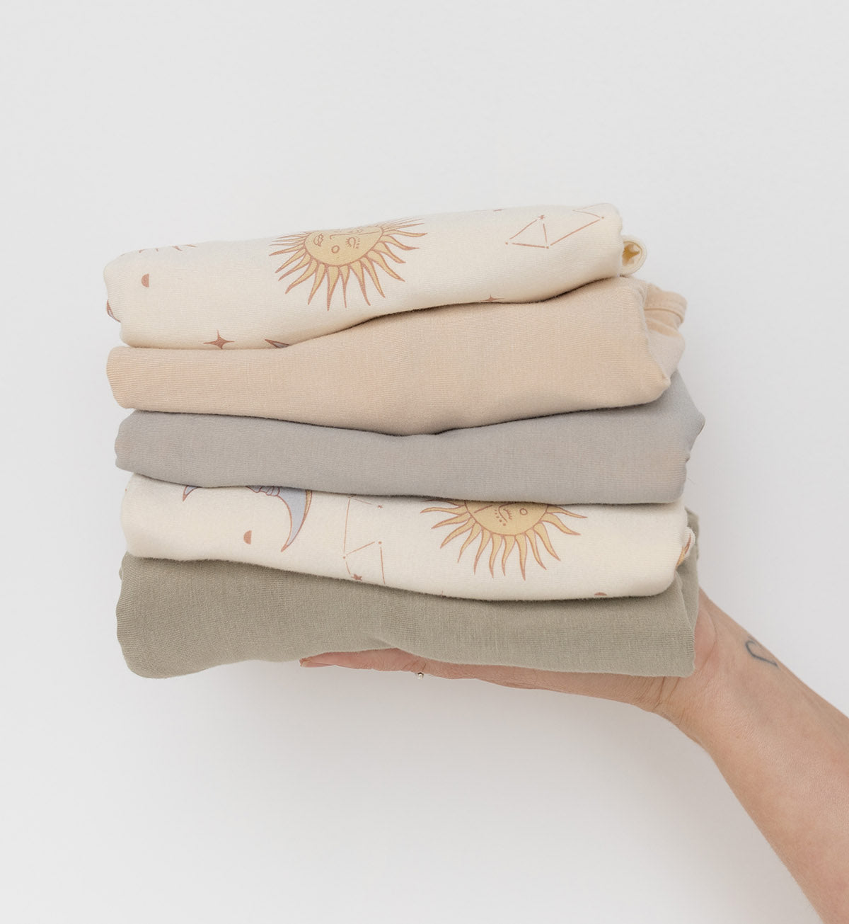 Bamboo-neutral-baby-clothes-bam-loves-boo.jpg