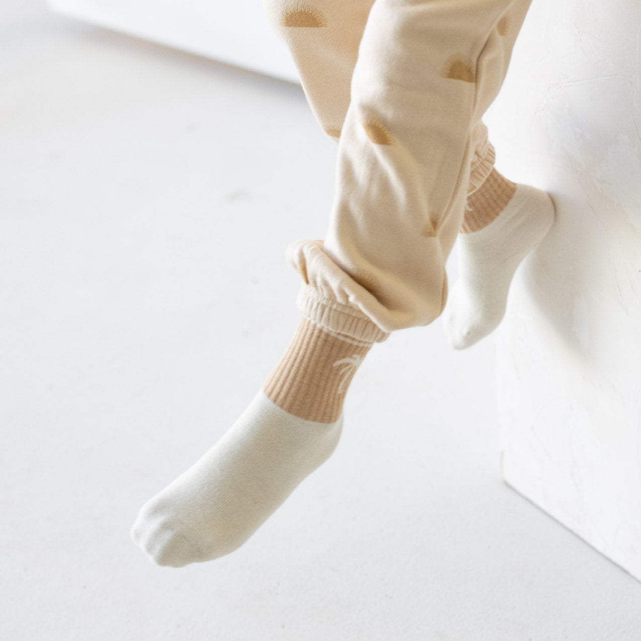 Organic cotton sports socks sun and palm tree