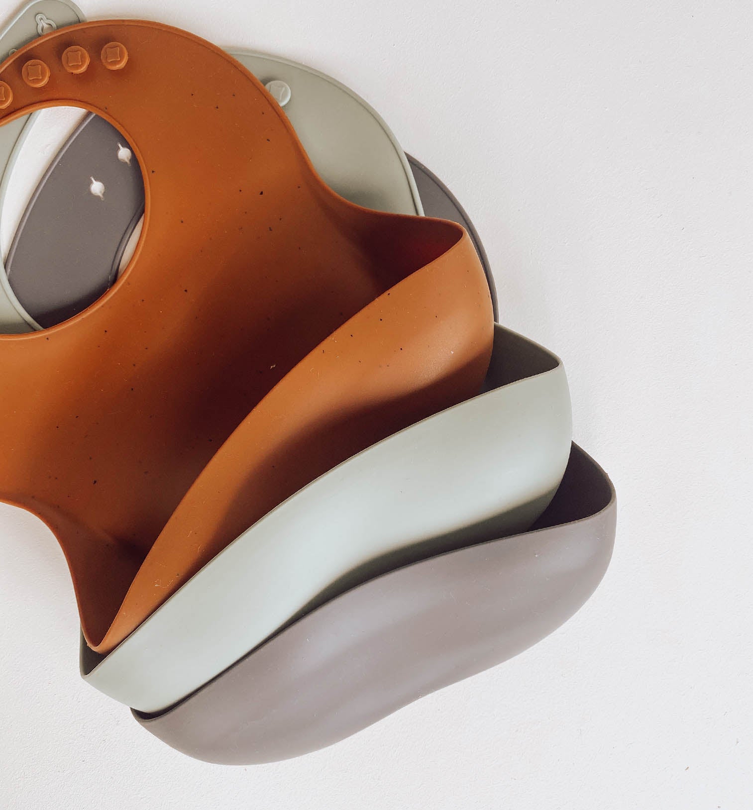 SILICONE BIB - CHOC SPECK