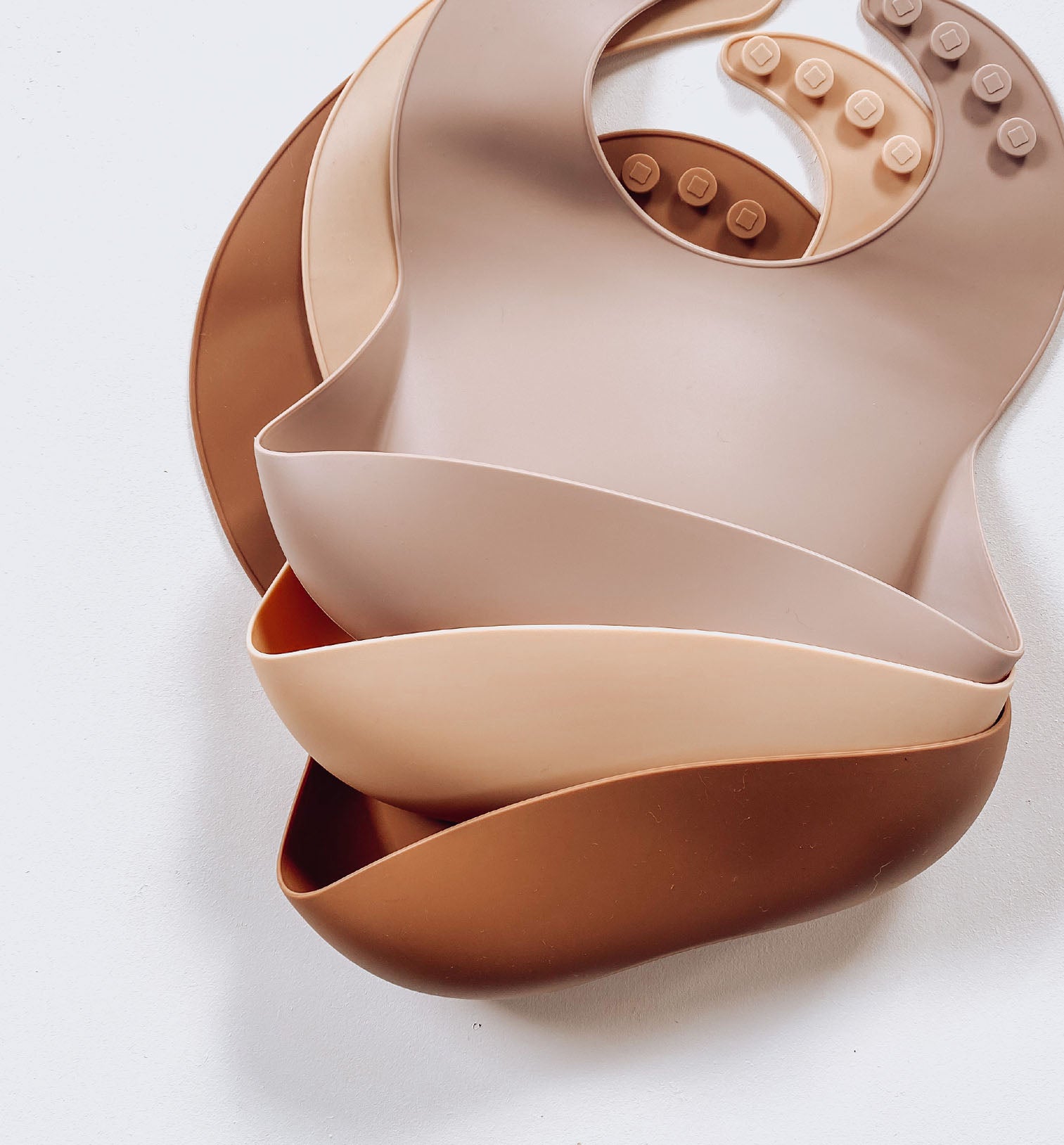 SILICONE BIB - CARAMELO