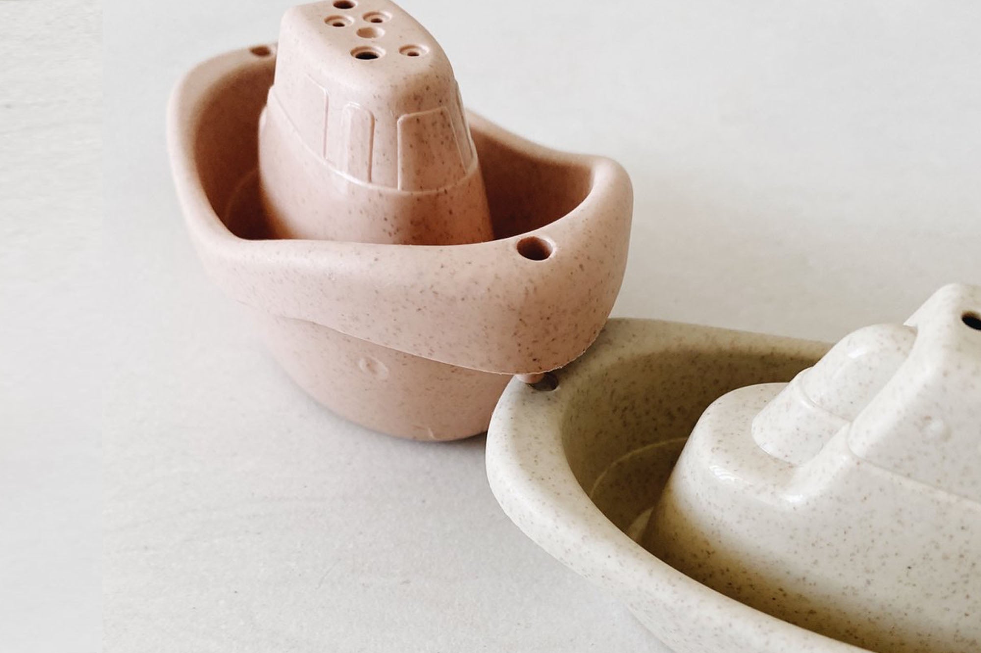 Wheat Straw coloured baby bath boat toys